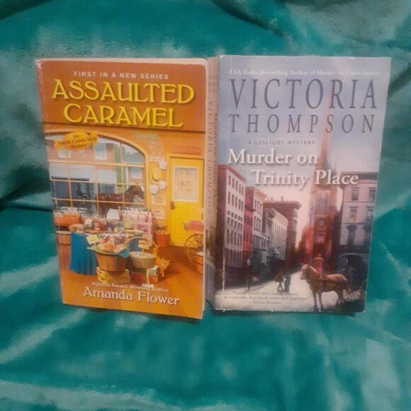 6 Cozy Mystery Book Lot, Amanda Flower, Ellie Alexander, Victoria Thompson, + - Picture 2 of 8